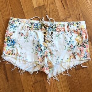 BILLABONG LITE HEARTED FLORAL SHORTS 5‎